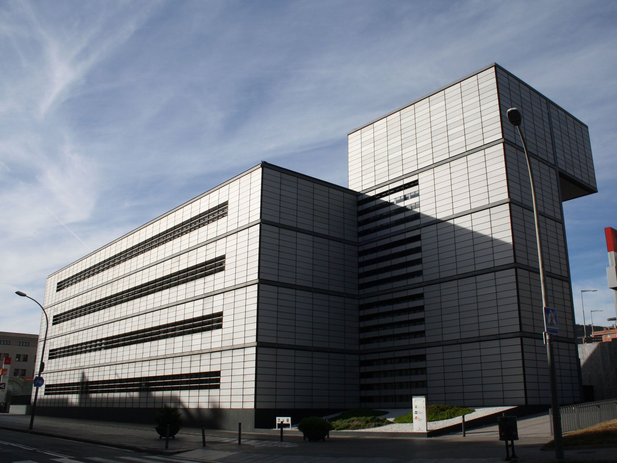 COPISA INTEGRA ofrece a sus clientes, como principal actividad, servicios globales de mantenimiento de edificios e instalaciones en varias modalidades según definición y alcance. | COPISA INTEGRA