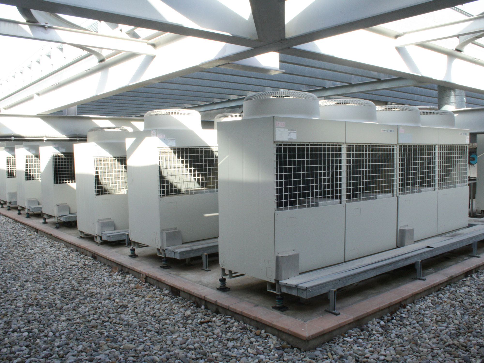 COPISA INTEGRA ofrece a sus clientes, como principal actividad, servicios globales de mantenimiento de edificios e instalaciones en varias modalidades según definición y alcance. | COPISA INTEGRA